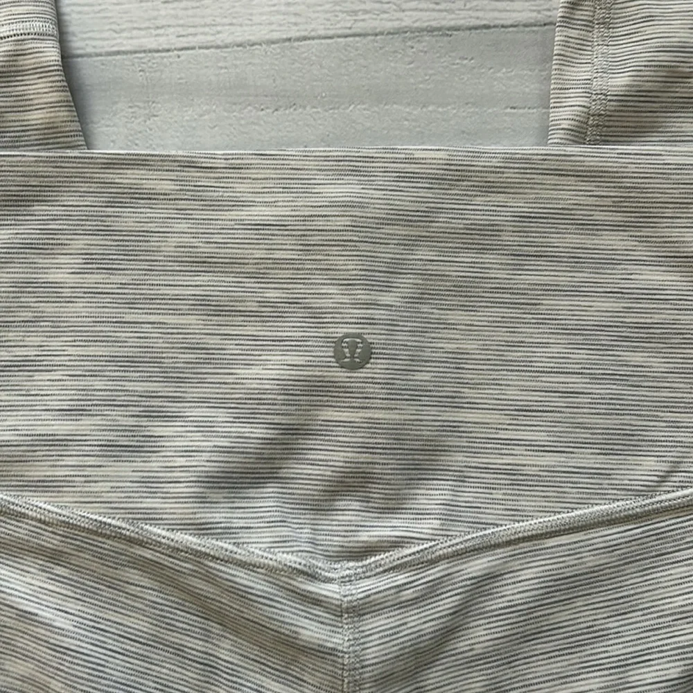 Lululemon Align‎ Crop 21” sz 6 NWOT